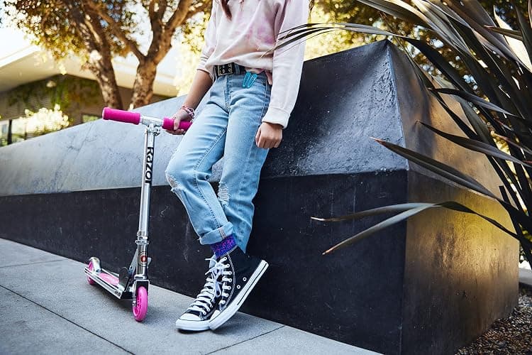 Razor A Kick Scooter for Kids - Lightweight, Foldable, Aluminum Frame, and Adjustable Handlebars thumbnail 5