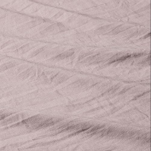 Amazon Basics Parure de Lit 1 Personne 2 Pièces en Microfibre Prélavée, Extra Douce avec Effet Froissé Naturel, sans Repassage, Housse de Couette 135 x 200 cm et 1 Taie d'oreiller 65 x 65 cm, Violet thumbnail 4