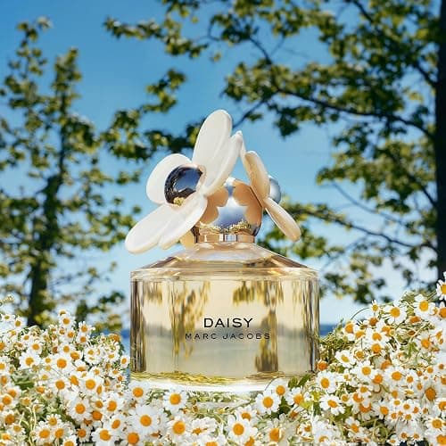 Marc Jacobs Daisy Eau de Toilette – Radiant Floral Women's Perfume – With Notes of Wild Berries, White Violet, Jasmine & Sandalwood thumbnail 4