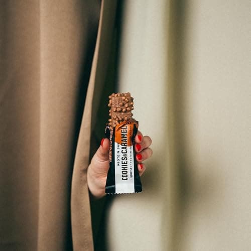 Barebells Protein Bars Cookies and Caramel - 12 Count, 20g High Protein Treats - Chocolate Nutrition Bar with 1g Total Sugars - On-The-Go Breakfast or Post-Workout Snack thumbnail 6