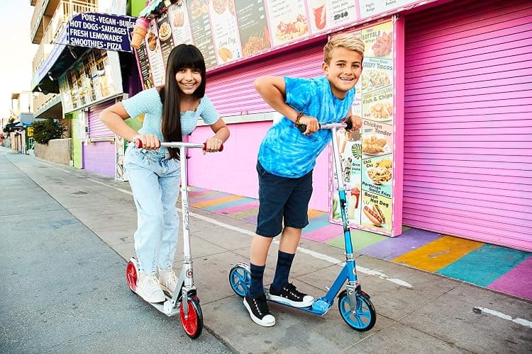 Razor A5 Lux Kick Scooter for Kids Ages 8+ - 8" Urethane Wheels, Anodized Finish Featuring Bold Colors and Graphics, for Riders up to 220 lbs thumbnail 8