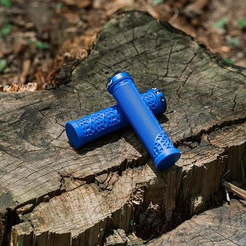 Funn Hilt JR Mountain Bike Handlebar Grips With Single Lock On Clamp, Bicycle Handlebar Locking Grips with 19 mm Inner Diameter, Short Bicycle Grips For Youth, Girls and Boys thumbnail 2
