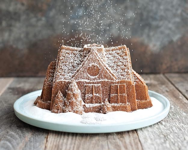 Nordic Ware Gingerbread House Bundt Pan thumbnail 6