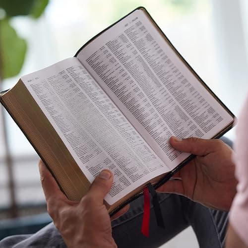 NKJV, End-of-Verse Reference Bible, Personal Size Large Print, Leathersoft, Black, Red Letter, Comfort Print: Holy Bible, New King James Version thumbnail 8