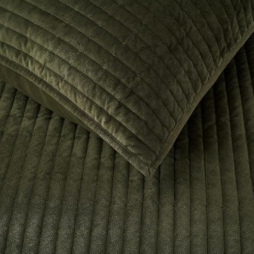 Wonderful Velvet Quilt Set, King Size Dark Green Soft Fluff Texture Coverlet with Shams,Channel Stitched Pattern,All-Season Use,Versatile Lightweight Bedspread for Bedroom Adults Teens Kids,106"x94" thumbnail 6