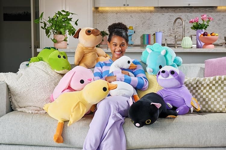 Hug-A-Lumps 1.5kg Weighted Cuddly Squishy 14.5 inch Animal Plush by ZURU, Comfort Companion for Anxiety Relief, Calming Soft Toy for Kids and Adults (Goose/Mav) thumbnail 2