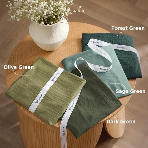 Bedsure Queen Size Comforter Set, Dark Green Soft Prewashed Bedding for All Seasons, 3 Pieces GentleSoft™ Warm Down Alternative Bed Set, 1 Lightweight Comforter (90"x90") and 2 Pillowcases (20"x26") thumbnail 8