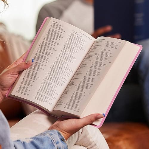 NKJV, Gift and Award Bible, Leather-Look, White, Red Letter, Comfort Print: Holy Bible, New King James Version thumbnail 5