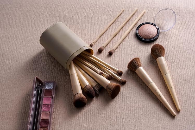 BS-MALL Professional Makeup Brush Set 18 Pcs Premium Synthetic Foundation Powder Concealers Eye Shadows Blush Makeup Brushes with Travel Case (Matte white beige) thumbnail 7