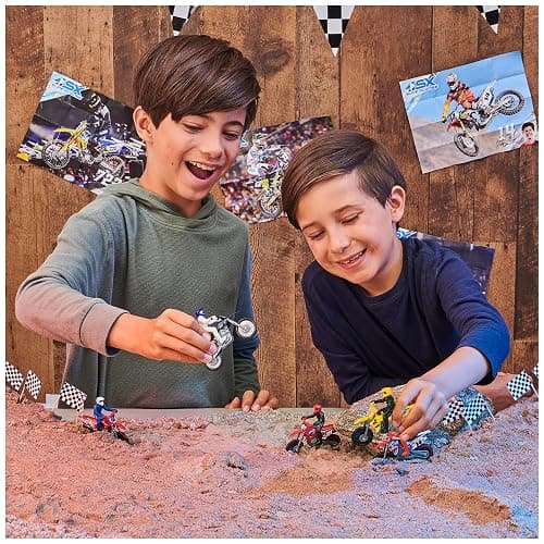 Supercross, Authentic 5-Pack of 1:24 Scale Die-Cast Motorcycles with Rider Figure, Toy Moto Bike for Kids and Collectors Ages 3 and up thumbnail 2