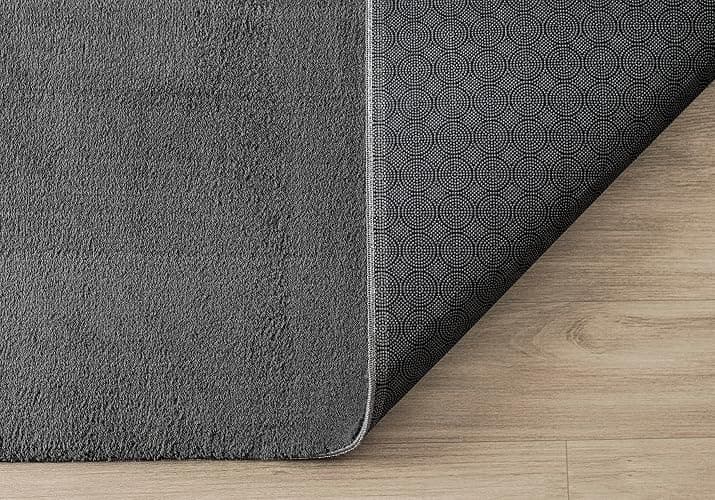 Mia´s Teppiche Taos kuscheliger Kurzflor Teppich, Anti-Rutsch Unterseite, Waschbar bis 30 Grad, Super Soft, Felloptik, Anthrazit, 80 x 150 cm - 80 x 150 cm - Anthrazit thumbnail 7