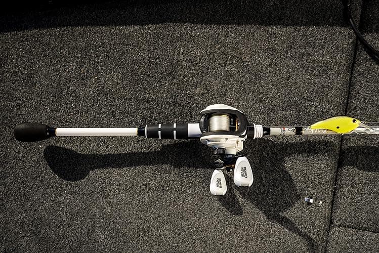 Abu Garcia Max Pro Low Profile Baitcast Reel and Fishing Rod Combo thumbnail 10