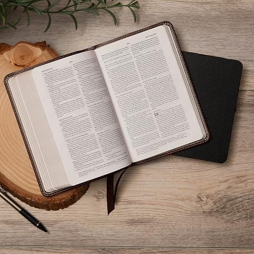 NKJV, Thinline Bible, Compact, Leathersoft, Blue, Red Letter, Comfort Print: Holy Bible, New King James Version thumbnail 8
