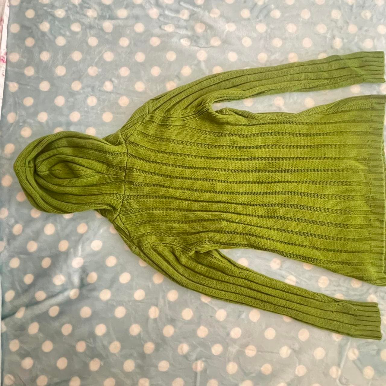 Green Arizona hooded sweater #grunge
Size Medium thumbnail 2