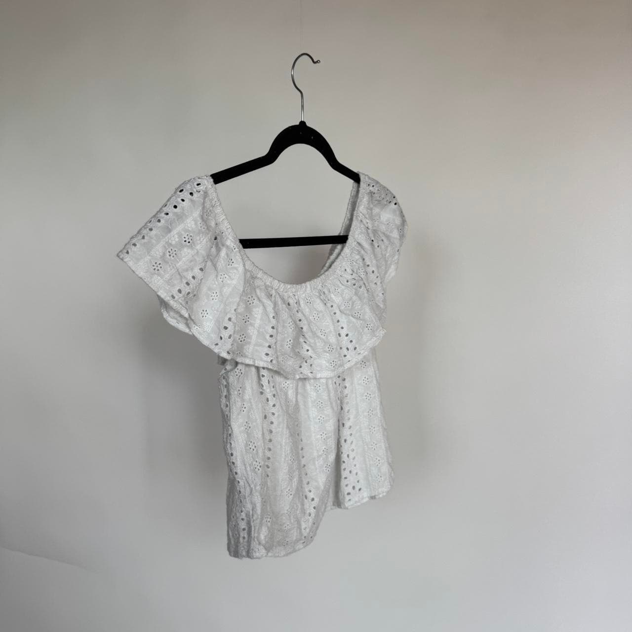 White eyelet ruffle off the shoulder top or square... thumbnail 3