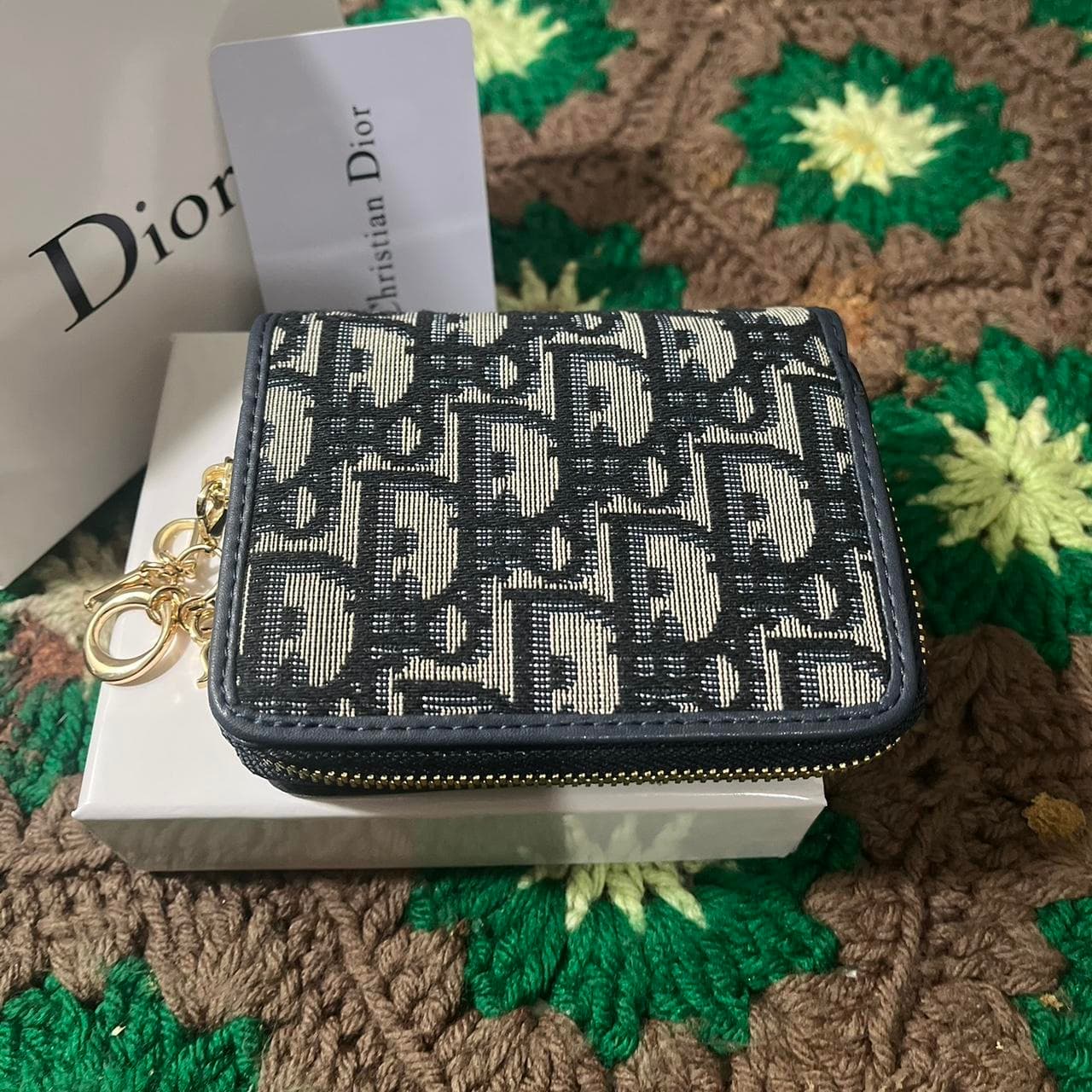 Dior Oblique Jacquard Charm Zip Wallet Blue
Brand... thumbnail 3