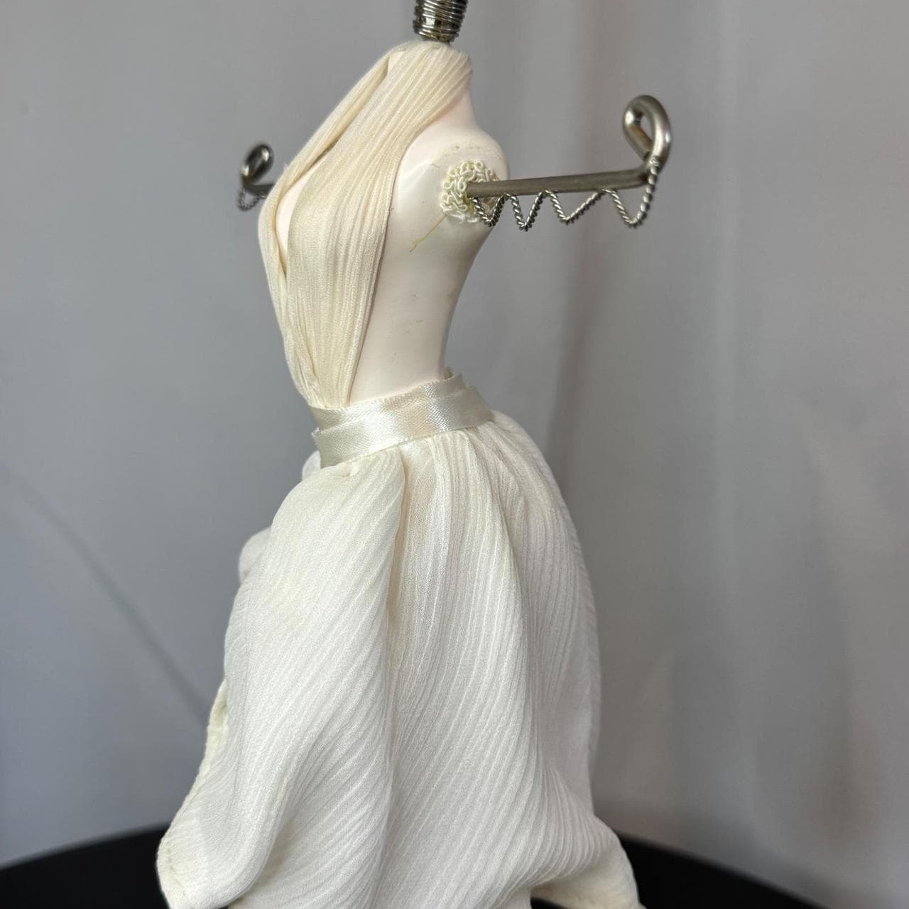 SS Sarna Jewelry Holder Dress Form Figurine Necklace... thumbnail 7