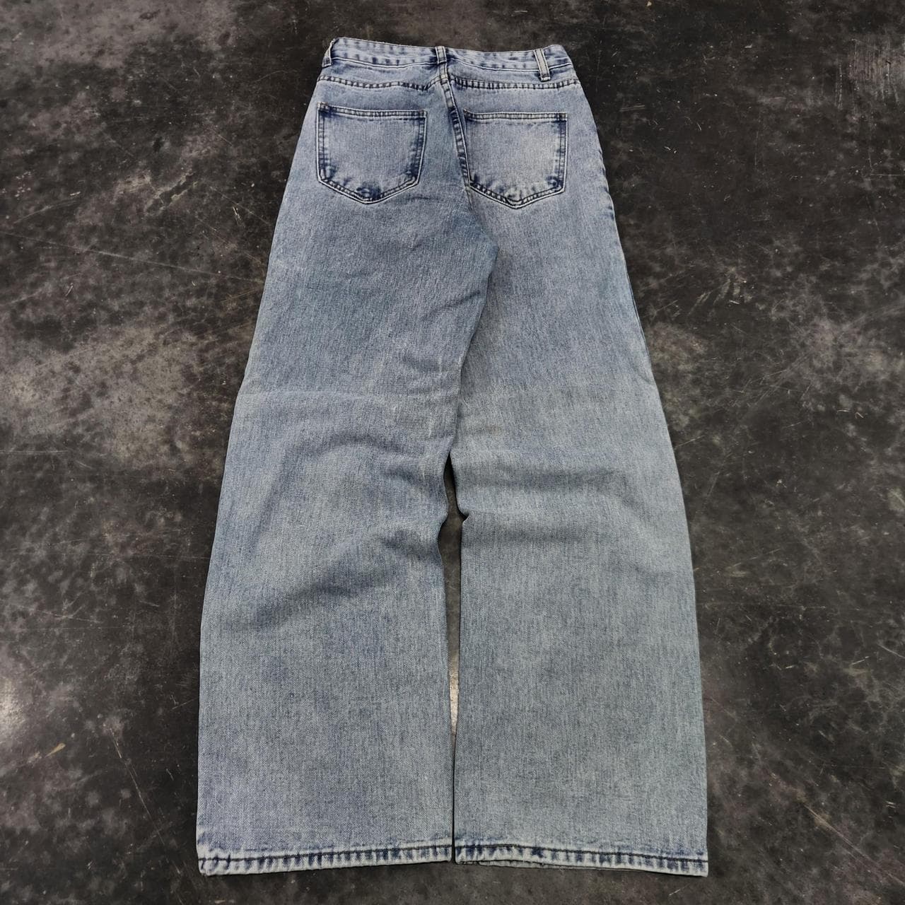 Vintage Baggy Wide Leg Jeans

Size 0
Measurements in... thumbnail 2