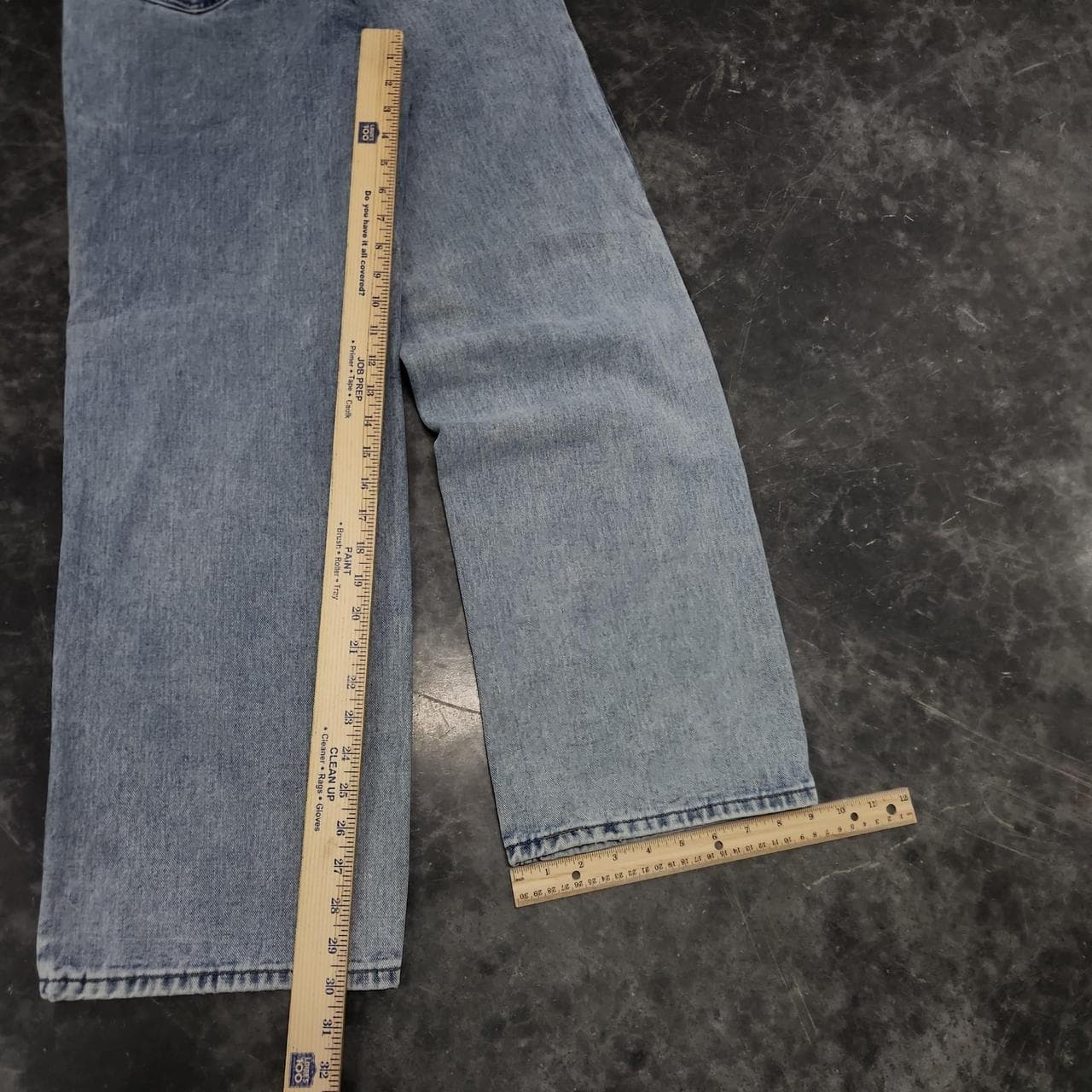 Vintage Baggy Wide Leg Jeans

Size 0
Measurements in... thumbnail 4