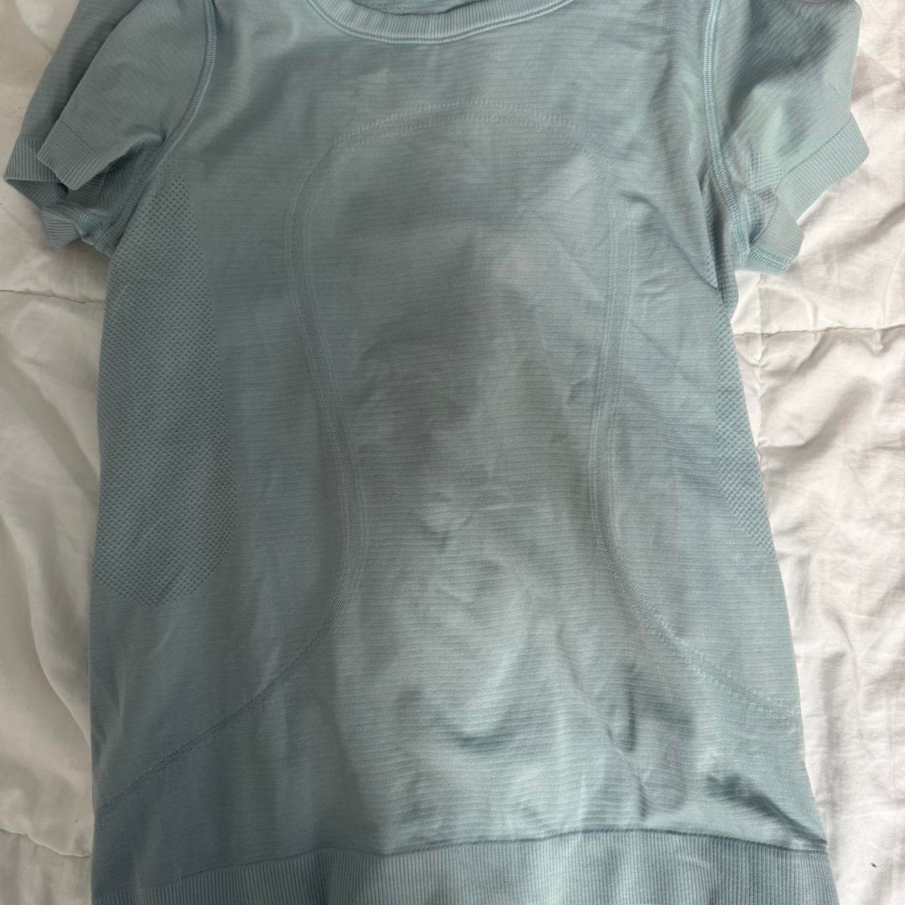 Blue ish green swiftly lululemon shirt 
perfect...