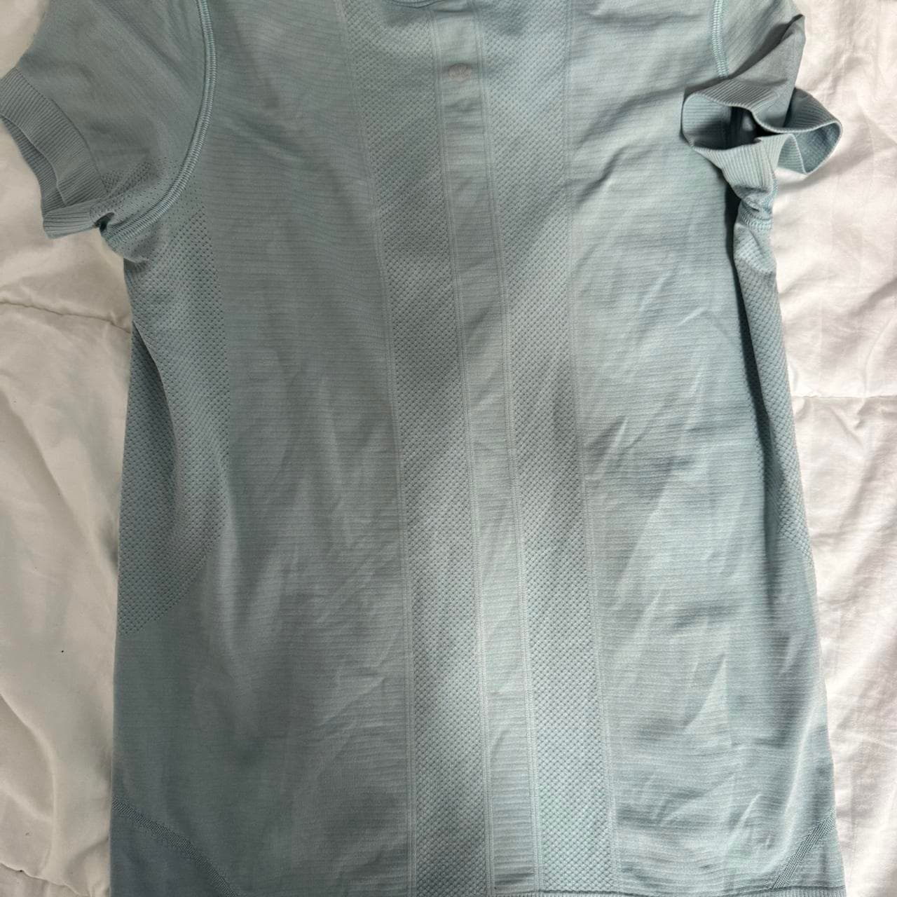 Blue ish green swiftly lululemon shirt 
perfect... thumbnail 2