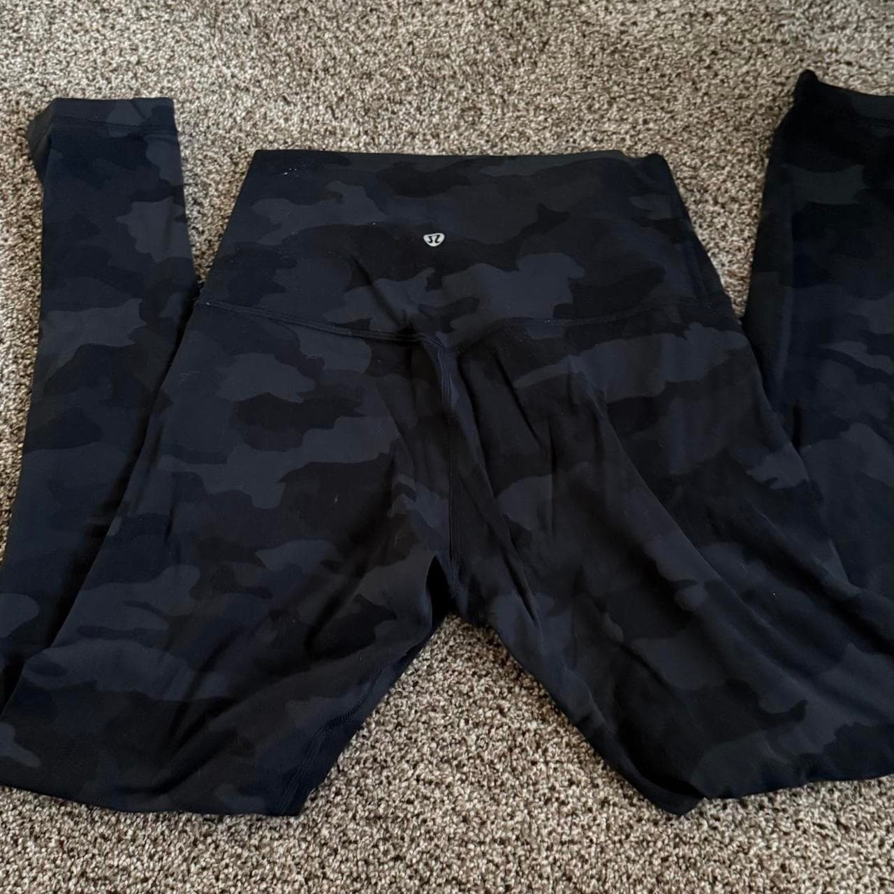 Lululemon Align Leggings
size 6
25”
heritage 365 camo