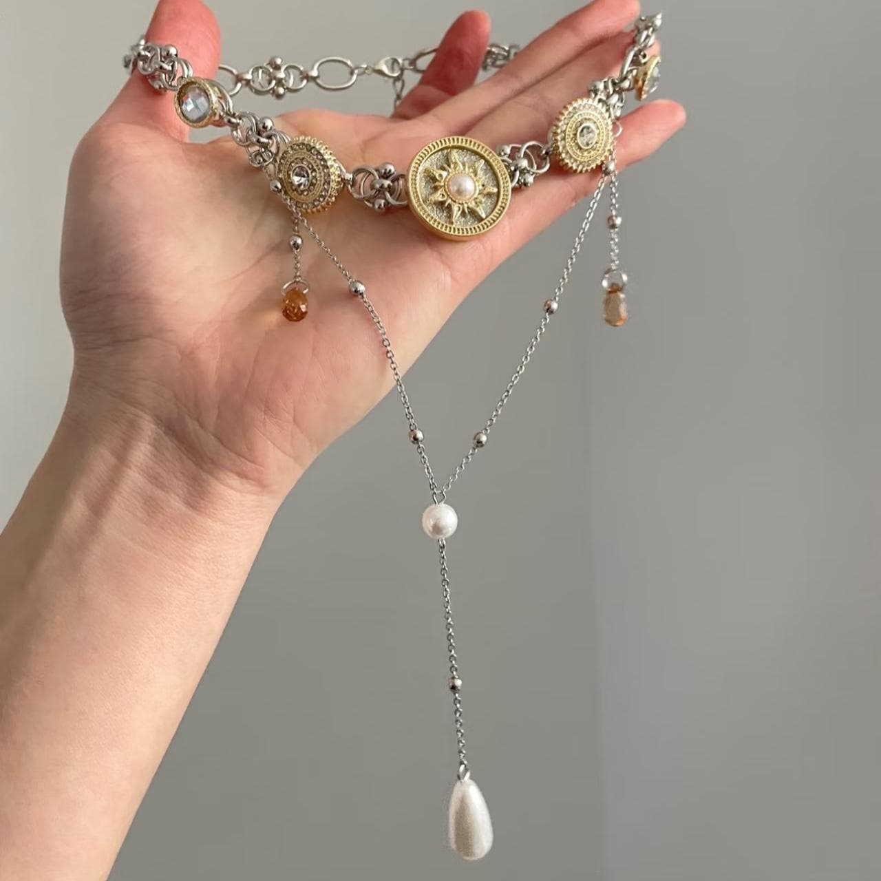Unique vintage-inspired necklace with a mix of... thumbnail 4