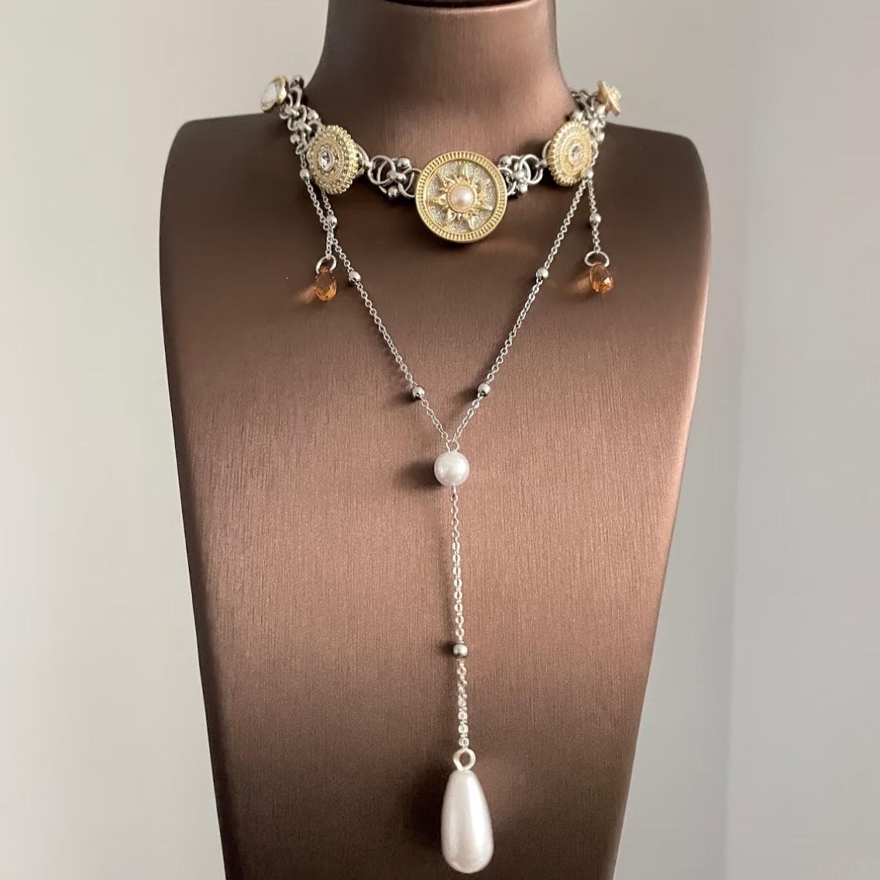 Unique vintage-inspired necklace with a mix of... thumbnail 3