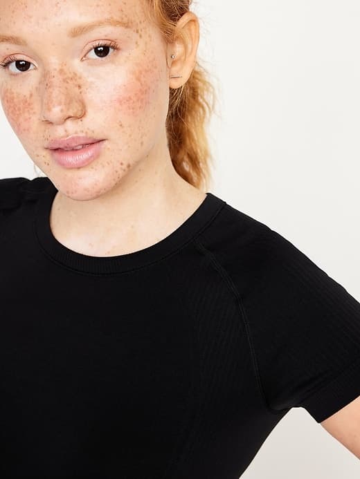 Fluid Seamless Fitted T-Shirt thumbnail 10