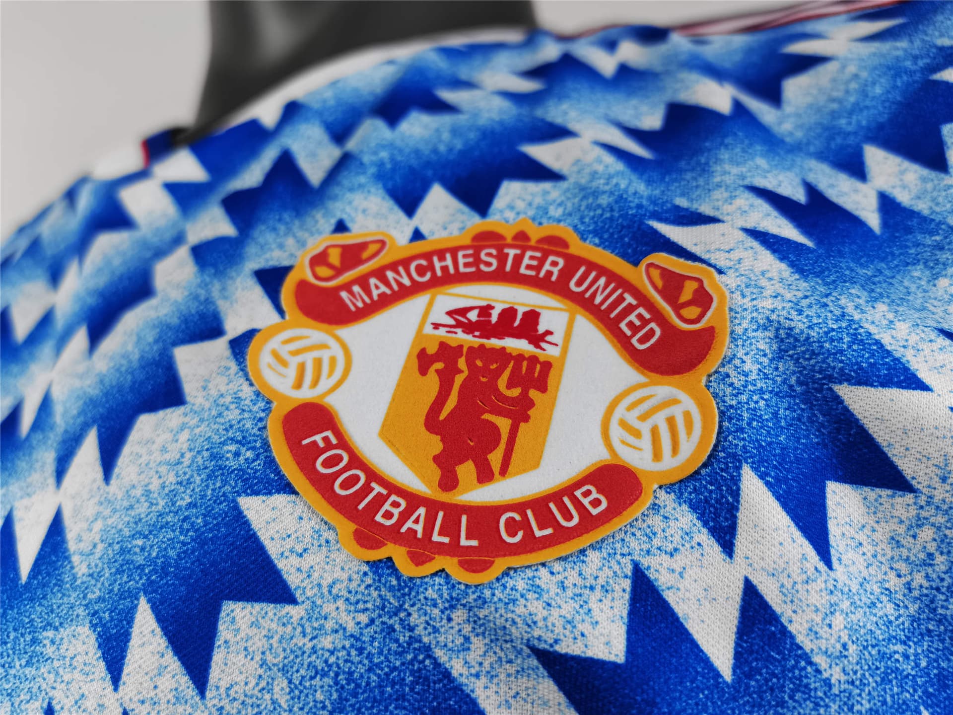 Manchester United Away Retro Jersey 90/92 thumbnail 6