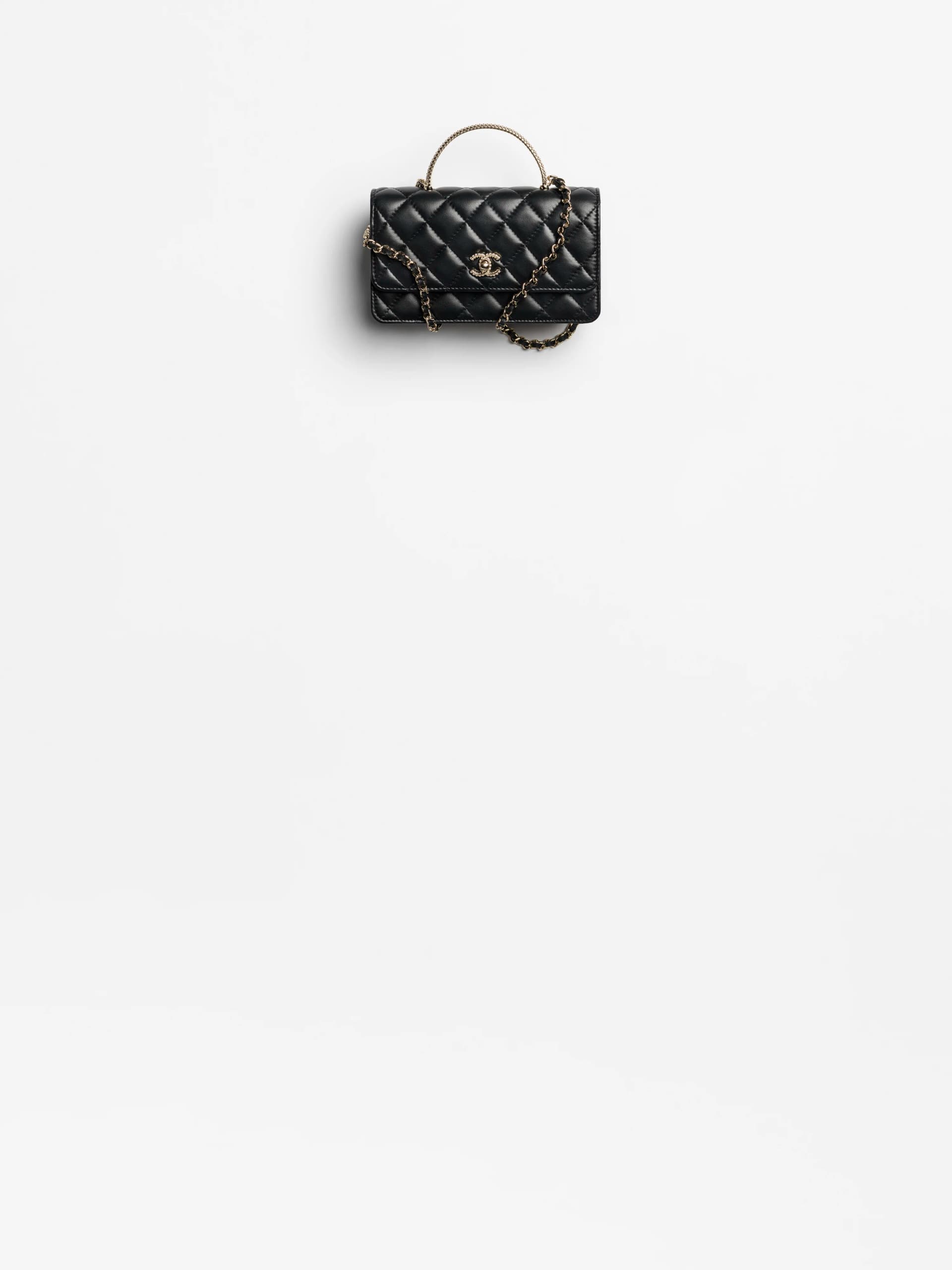 Clutch with chain - Image 1