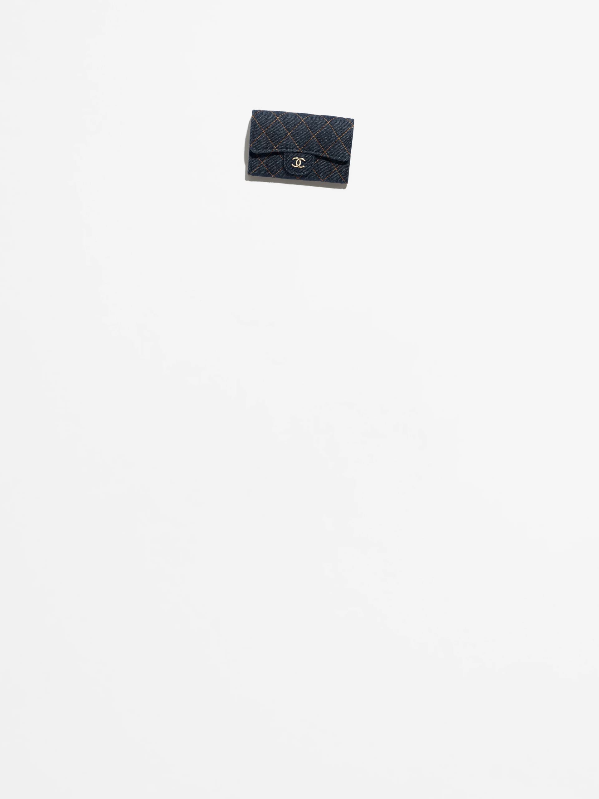 Classic Card Holder - Image 1