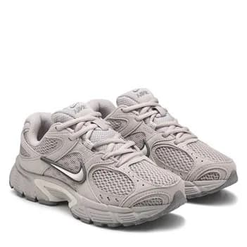 Women's V5 RNR Sneaker - Image 1