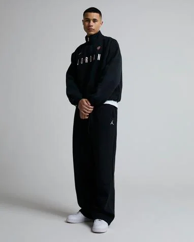 Flight Graphic Quarter Zip Fleece - Image 1