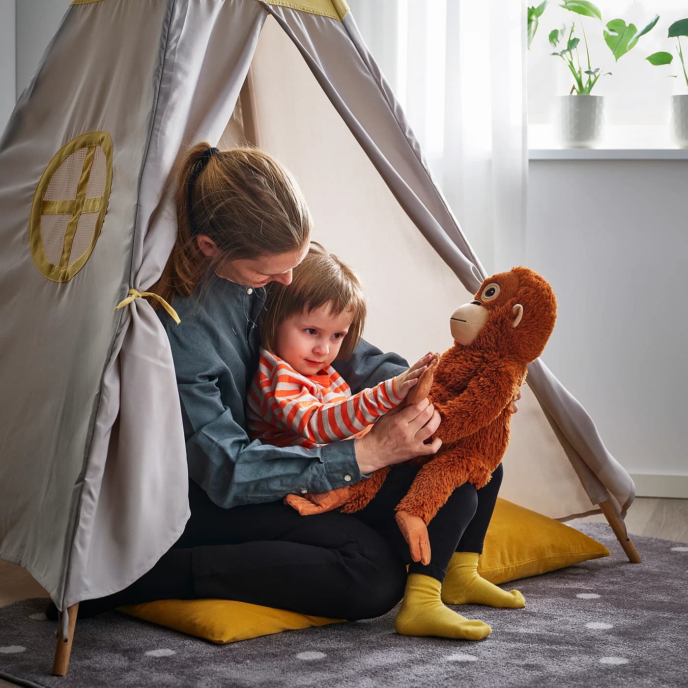 DJUNGELSKOG Soft toy - orangutan thumbnail 5