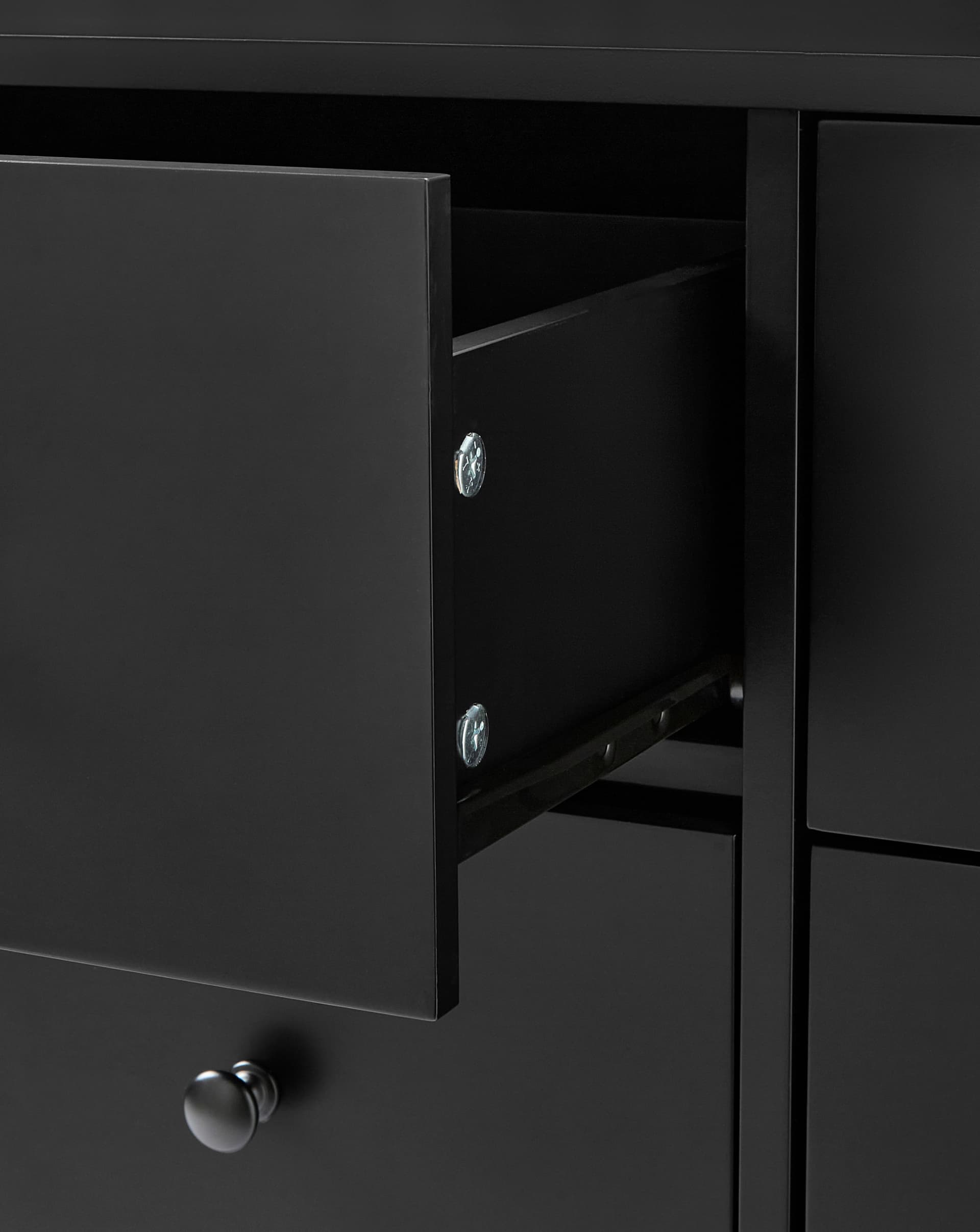 Bosworth Extra Large Chest of Drawers thumbnail 3