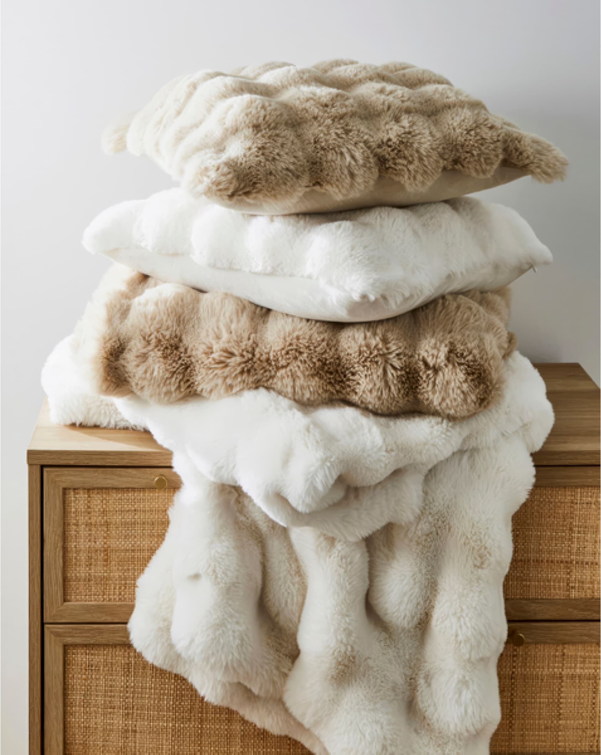 Bubble Faux Fur Throw - Ivory thumbnail 5