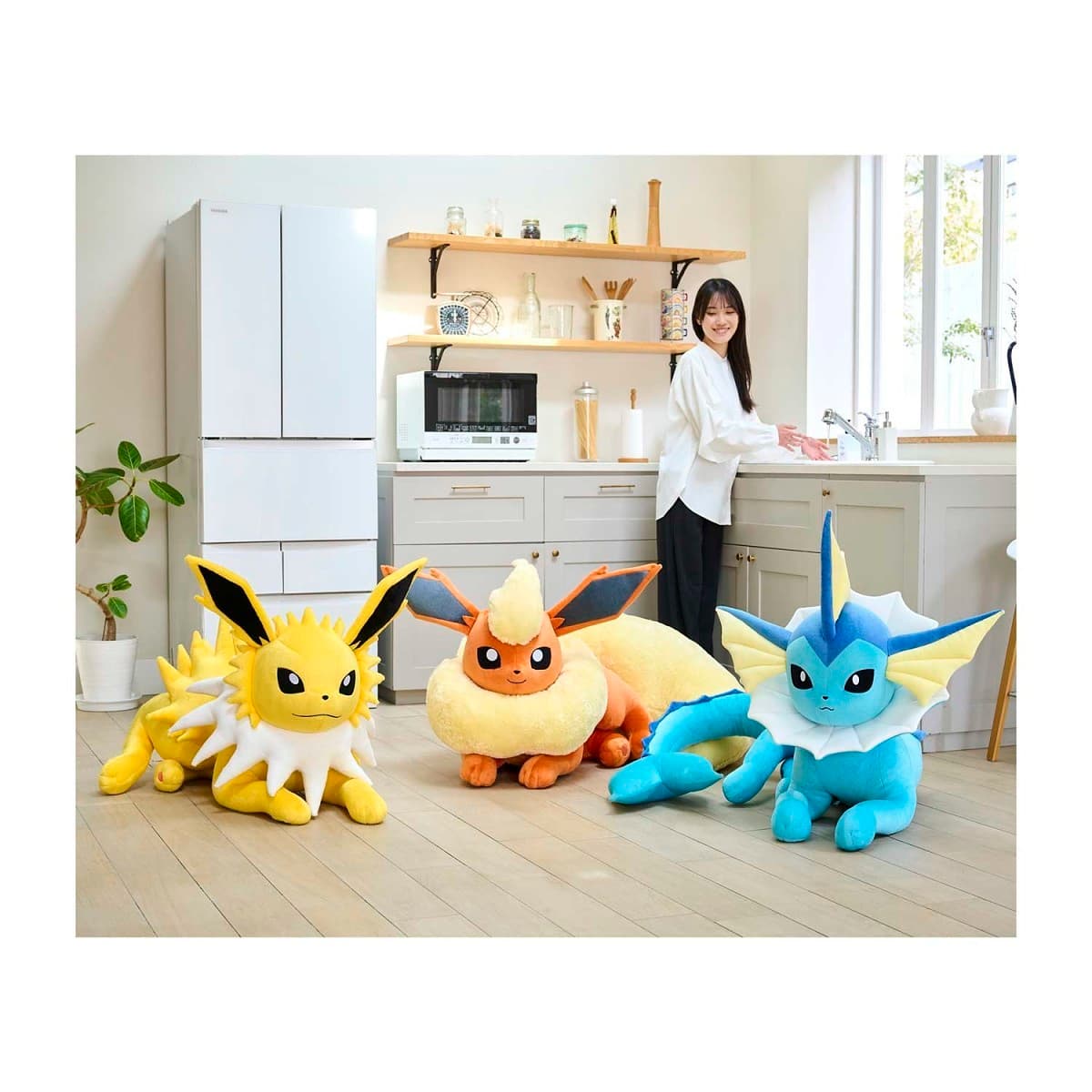Vaporeon Poké Plush - 26 ¾ In. thumbnail 10