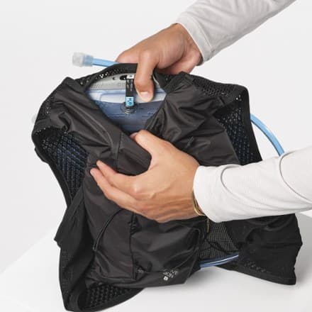 Active Skin 8 Hydration Vest - Black/Metal - L thumbnail 13