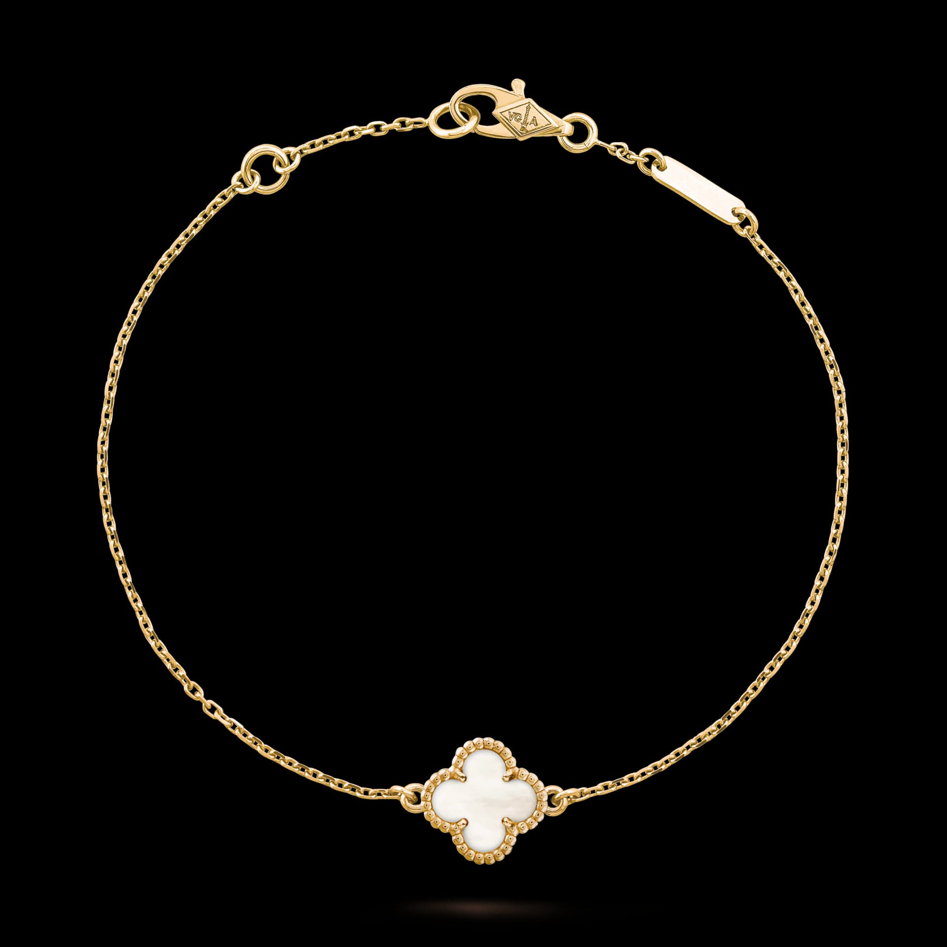 Sweet Alhambra bracelet 18K yellow gold, Mother-of-pearl - Van Cleef & Arpels - Image 1