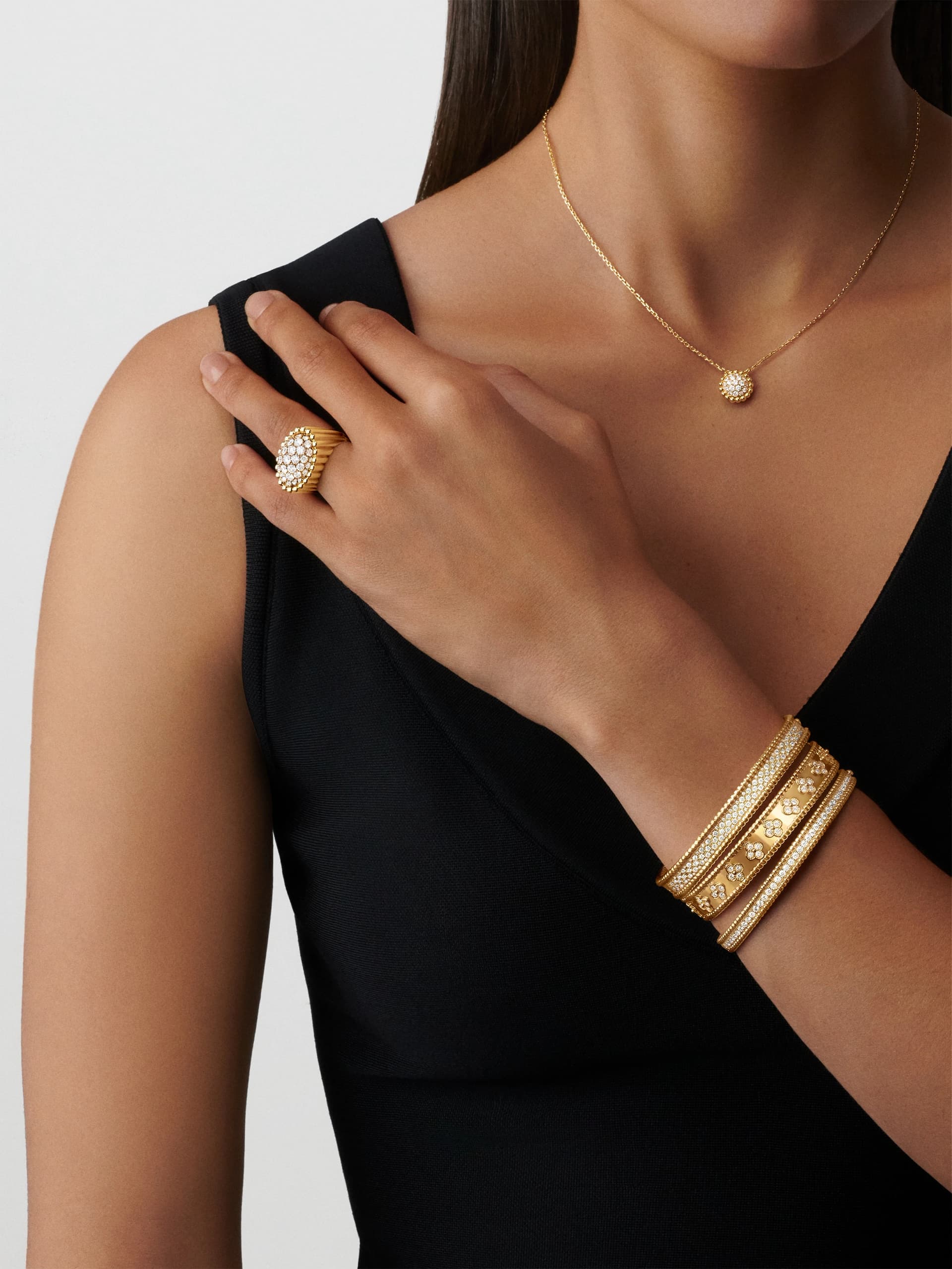 Perlée clovers bracelet, medium model thumbnail 3