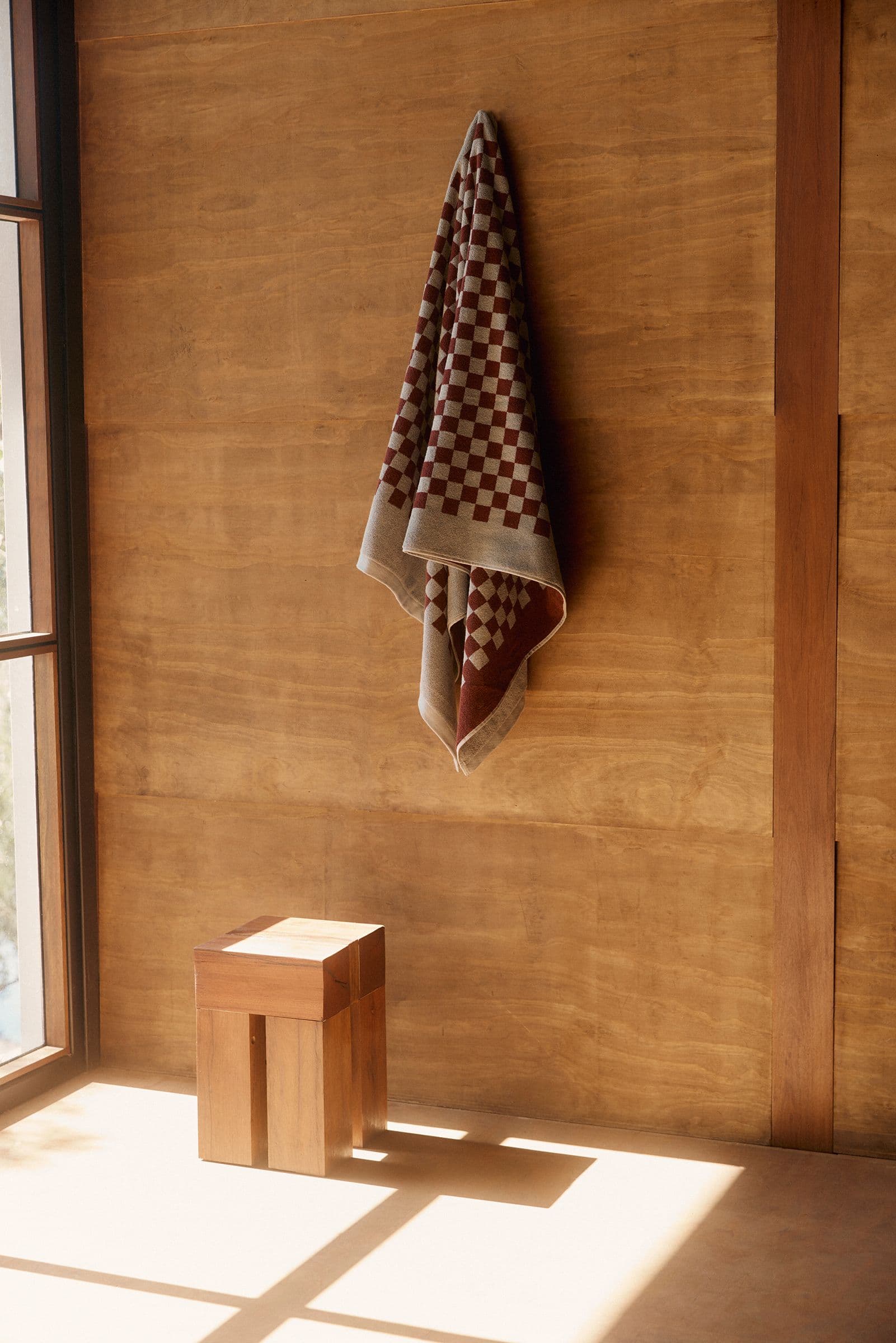 ROMAN POOL TOWEL Cement & Rhus - Image 1