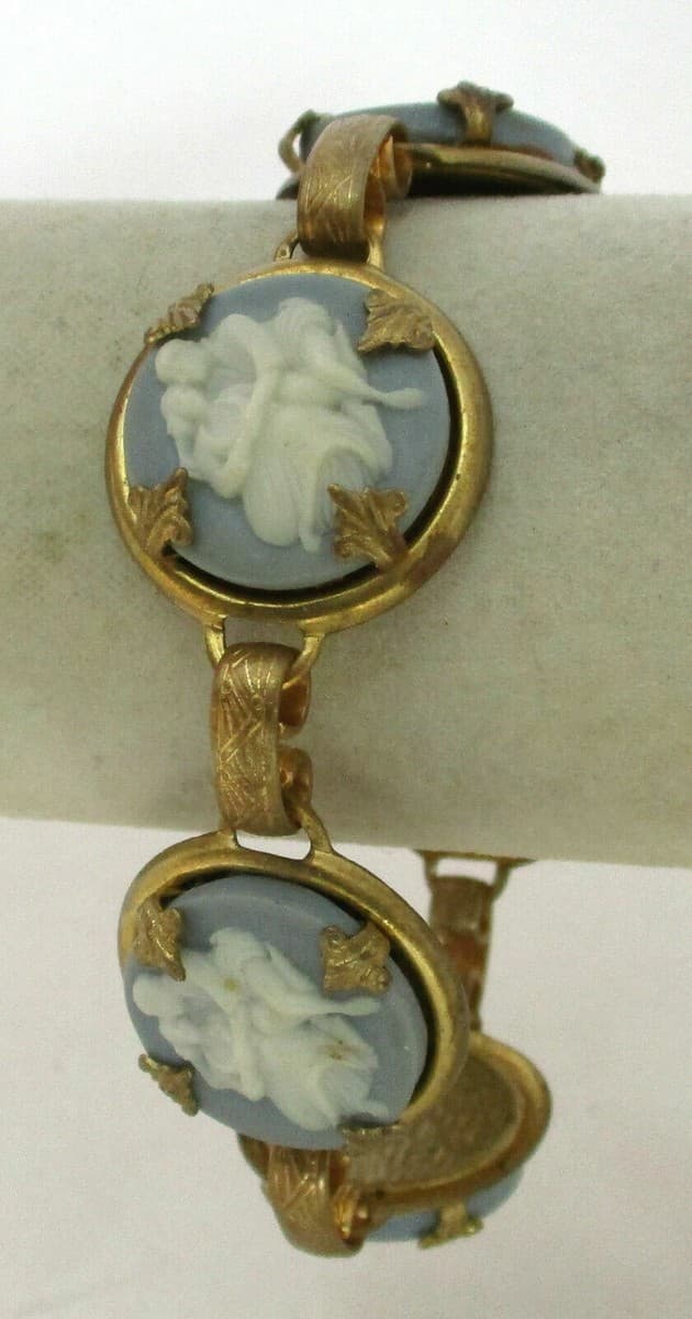 ANTIQUE VINTAGE ART NOUVEAU BLUE CAMEO LINK VICTORIAN LOVERS BRACELET WEDGWOOD - Image 1