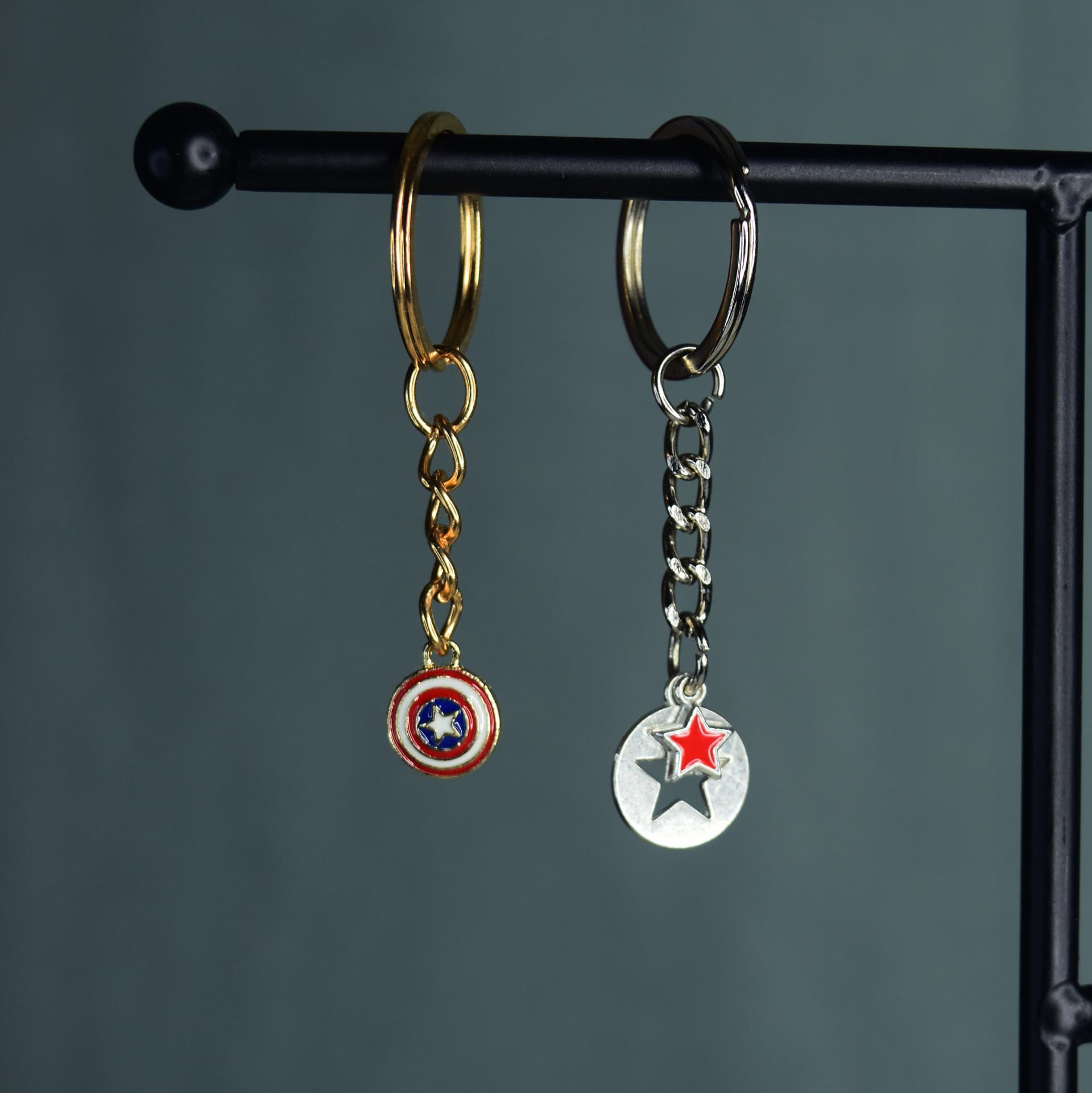 Bucky/Captain America Keychain - Bucky Barnes/Steve Rodgers|Sam Wilson - - Image 1