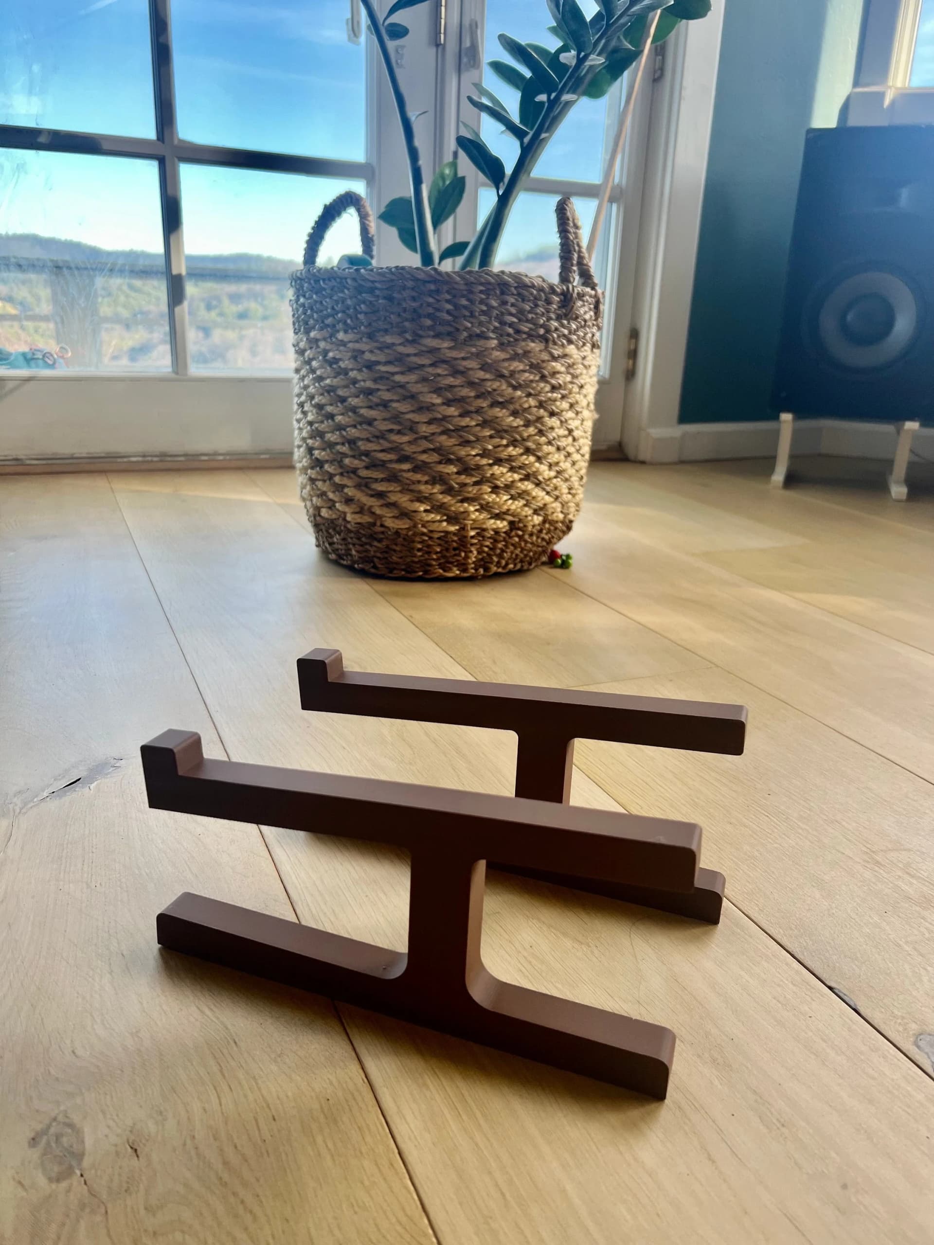 Angled Speaker Stand - Adaptable - Set of 4: - Lightweight and Durable - Premium 3D Printed - Image 1