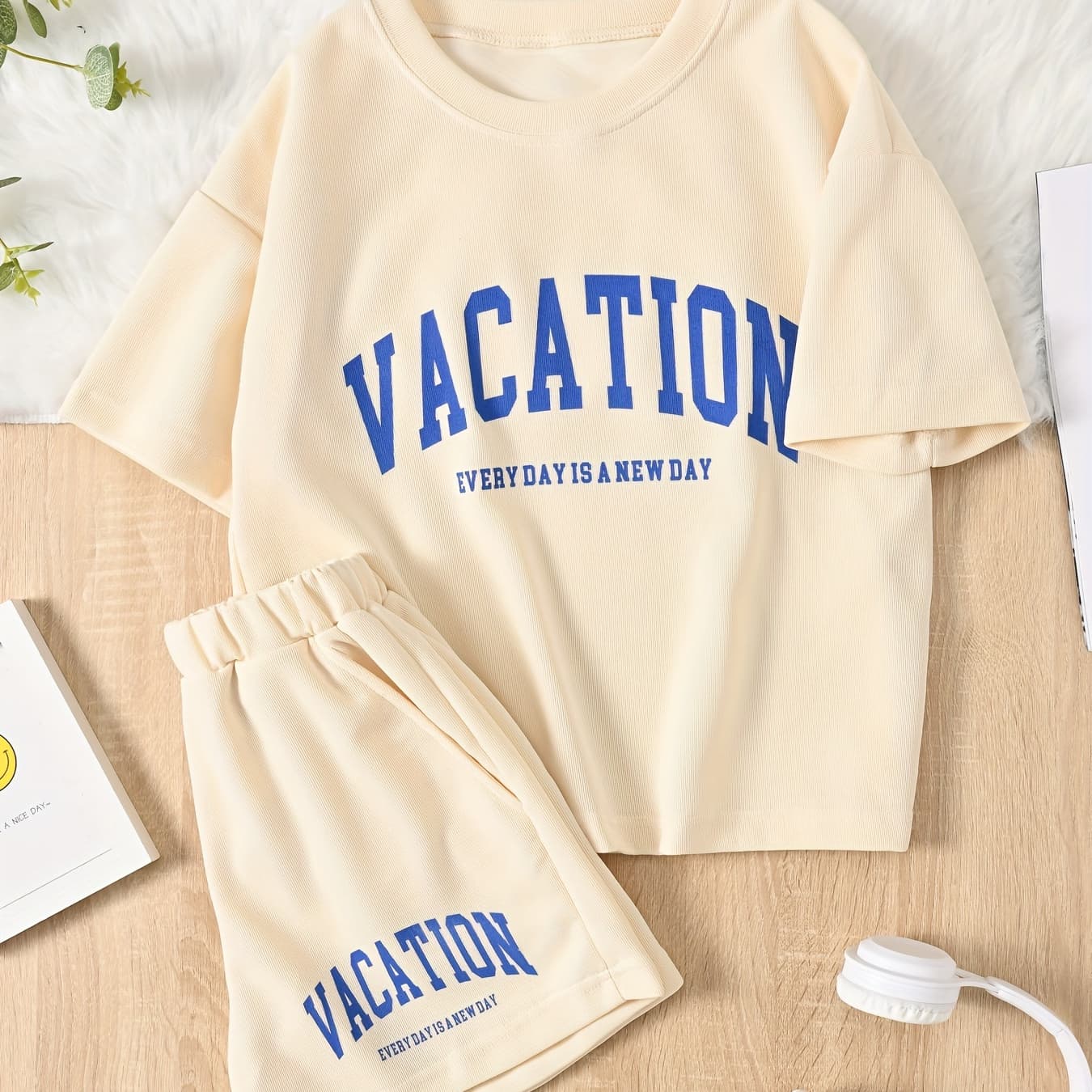 Girls' and Teenagers' Casual Loose Short-Sleeved Shirt and Shorts Two-Piece Set with Alphabet Print and Round Neck Shirt and Shorts Sports Suit, Perfect for Outdoor - Image 1