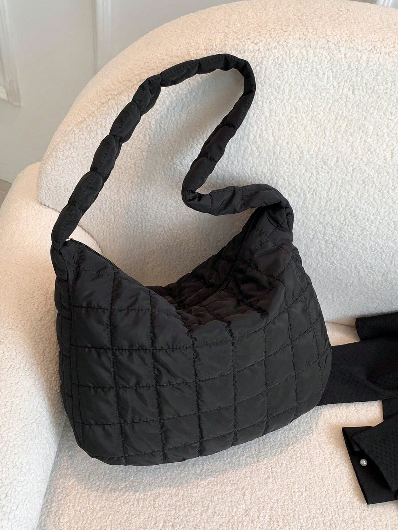 Large Capacity Plaid Trimmed Shoulder Bag That Can Be Folded, Fashionable Tote Bag For Women, Puffy Solid Color Winter Warm Bag Handbags, School Supplies,Back To School,School Tote Bag,Portable,Classic Casual, Suitable For Teen Girls Women College Students, Perfect For Back To School,College,Outdoors, Travel, Outings - Image 1