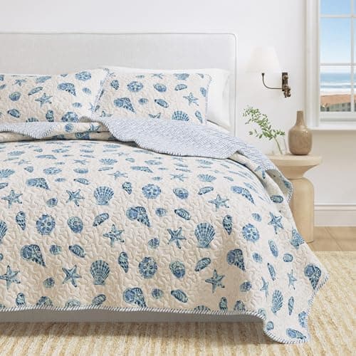 Great Bay Home Coastal Quilt Set - 2-Piece Twin/Twin XL Size Nautical Bedding Set - Lightweight, All-Season, Reversible Coral-Printed Bedspread (Blue Shells) - Image 1