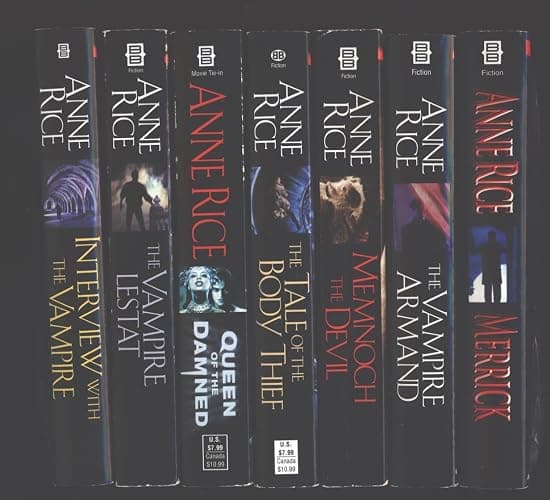 Anne Rice 7 Book Set "Interview with the Vampire", "The Vampire Lestat", "Queen of the Damned", "The Tale of the Body Thief", "Memnoch the Devil", "The Vampire Armand" and "Merrick" (Vampire Chronicles) - Image 1