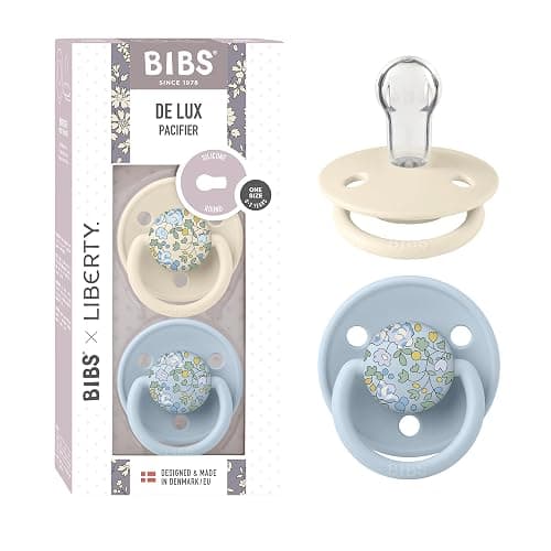 BIBS x Liberty De Lux Tétine, 0+ mois, 2-pack, Eloise Baby Blue | Tétine ronde | Silicone | Taille unique | Sans BPA | Fabriqué au Danemark | Haute acceptation | Trous d’aération - Image 1